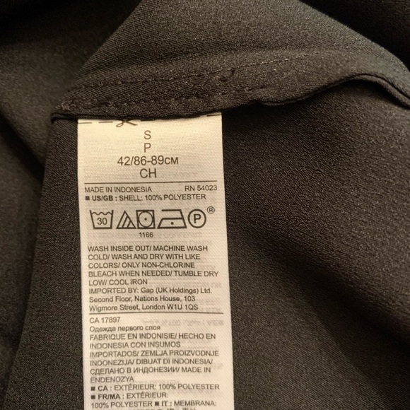 NWT - banana republic classic - bought too small - Picture 7 of 7